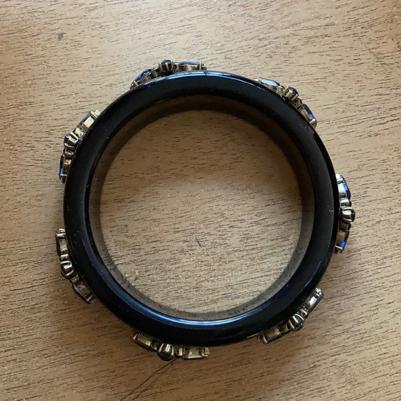 Banana Republic Plastic Bangle - Picture 5 of 5